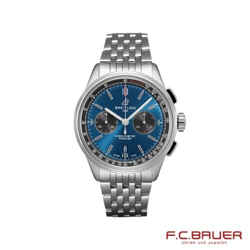 Eine Breitling - Premier B01 Chronograph 42 ab0118a61c1a1-79829 Armbanduhr mit silbernem Metallarmband und rundem blauem Zifferblatt. Das Zifferblatt verfügt über zwei schwarze Hilfszifferblätter, weiße Stundenmarkierungen und eine Datumsanzeige bei 6 Uhr. In der unteren rechten Ecke steht in roter Schrift „F.C. Bauer Uhren und Juwelen“ und würdigt damit das Münchner Erbe.