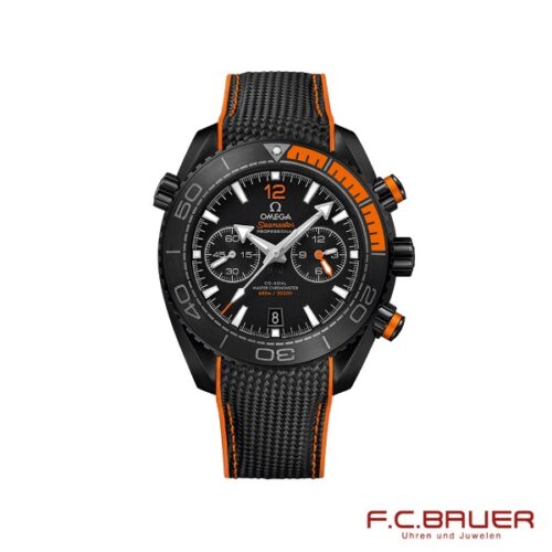 Bild einer Armbanduhr Omega Seamaster Planet Ocean Co-Axial Master Chronometer Chronograph 600m (Modellnummer 215-92-46-51-01-001-66637). Das Design zeichnet sich durch ein schwarzes Zifferblatt, drei Hilfszifferblätter, orangefarbene Akzente auf der Lünette und ein schwarzes perforiertes Armband aus. Unten rechts befindet sich der Text „F.C. BAUER Uhren und Juwelen – Juwelier Bauer München“.